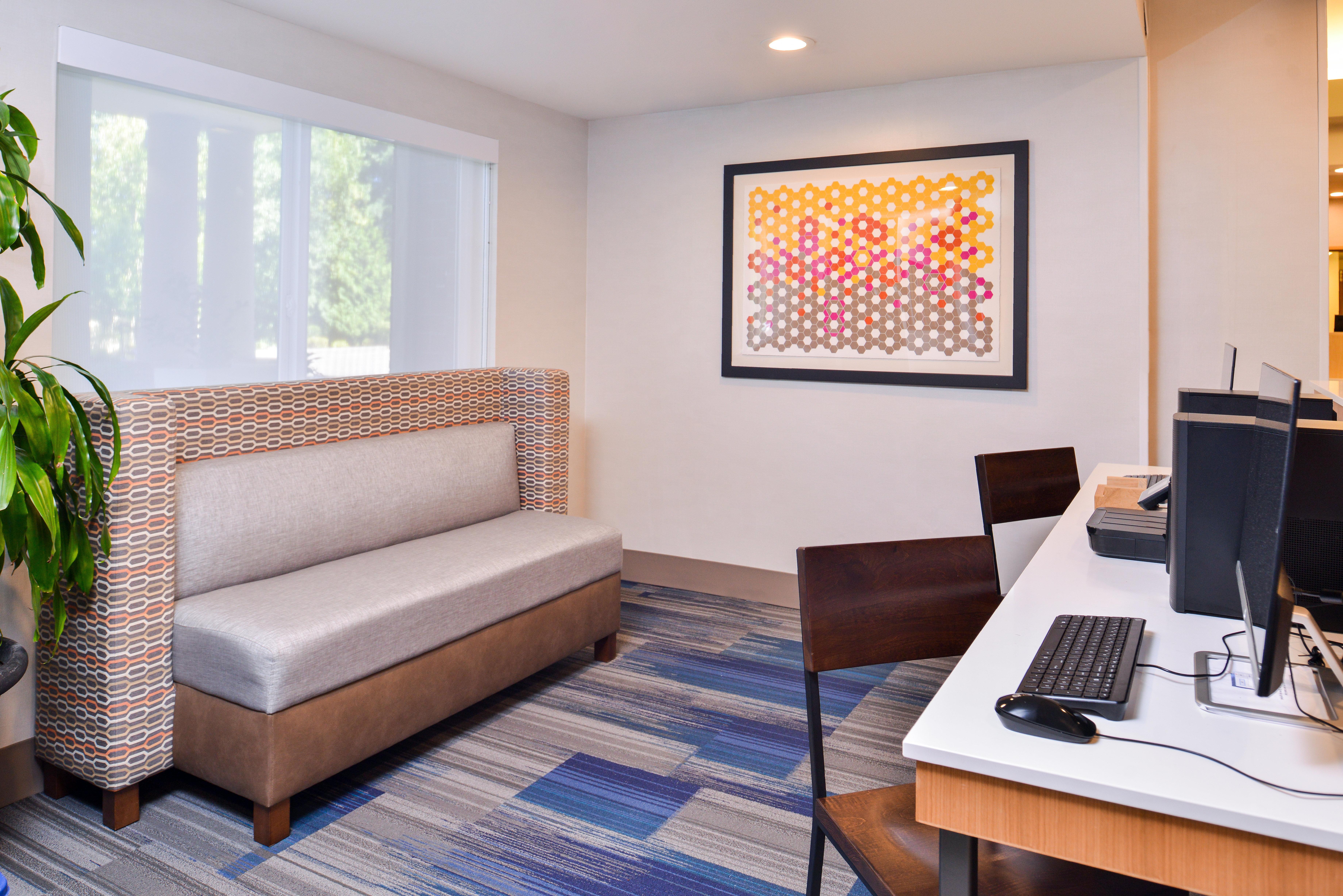 Holiday Inn Express & Suites Lacey - Olympia By Ihg Dış mekan fotoğraf