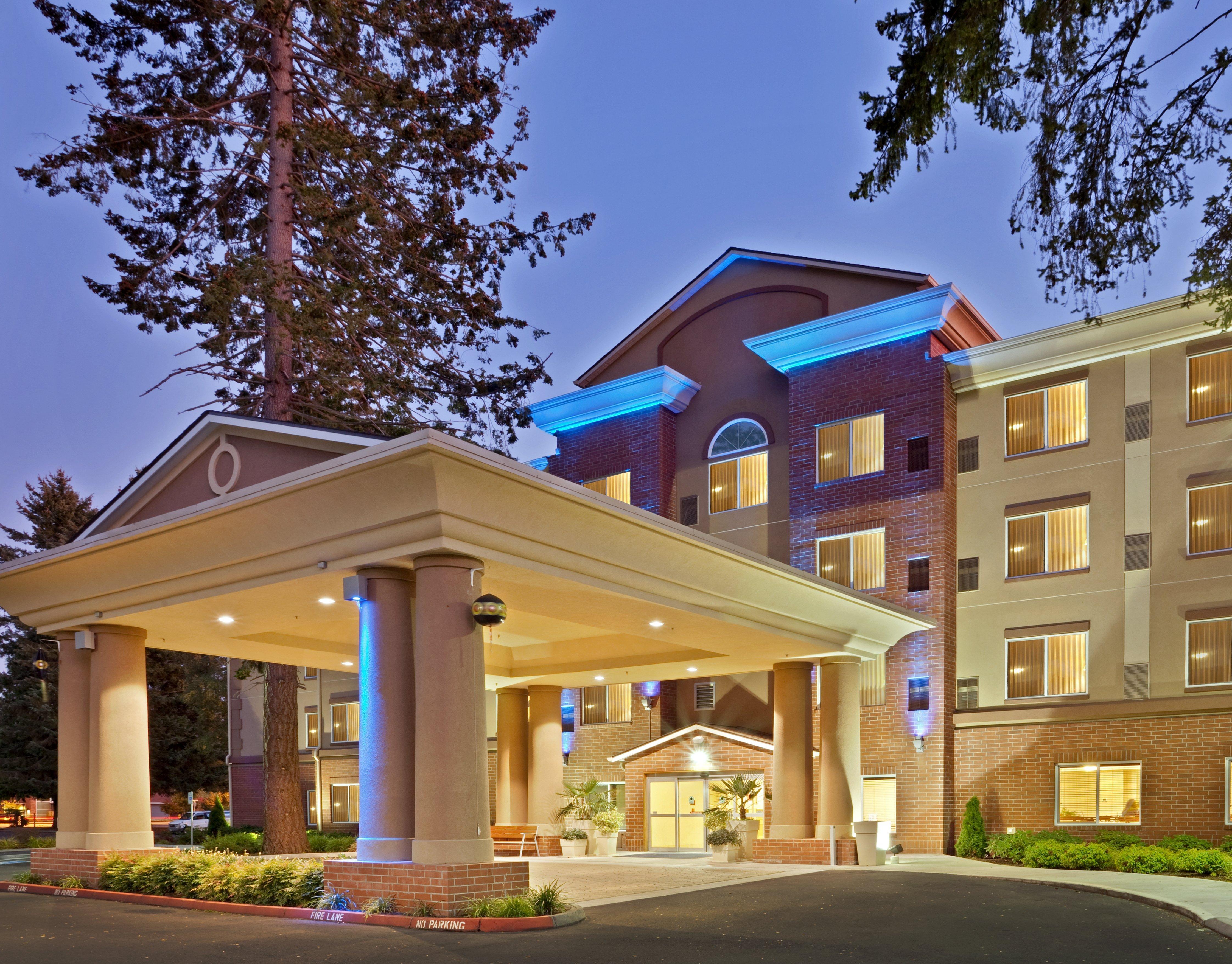 Holiday Inn Express & Suites Lacey - Olympia By Ihg Dış mekan fotoğraf